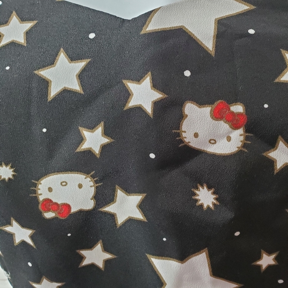Hello Kitty Star Crop Top - Picture 4 of 8